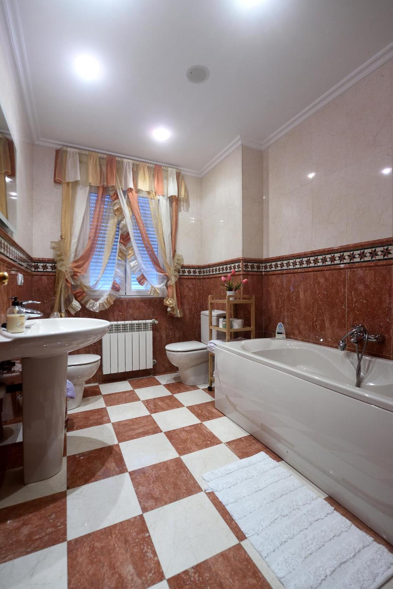 Avellanos De Santillana Holiday home Queveda